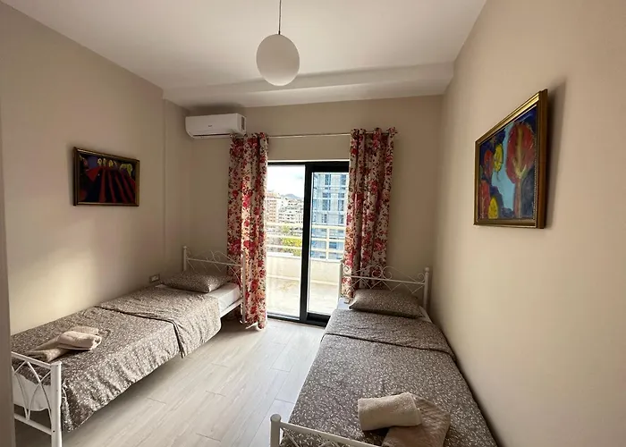 Skyline Panoramic * Tiran